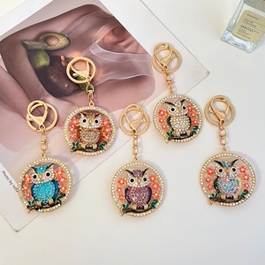 Porte-clés hibou en métal serti de diamants et charms de sac en cinq couleurs