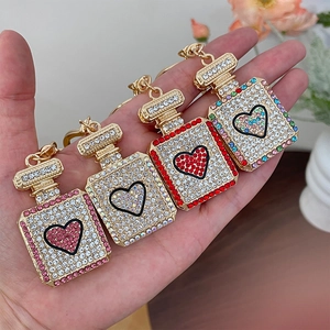 Rhinestone Heart Perfume Bottle Keychain Fashion Zinc Alloy Bag Charm For Women Cute Sparkling Keyring Hanging Accessory