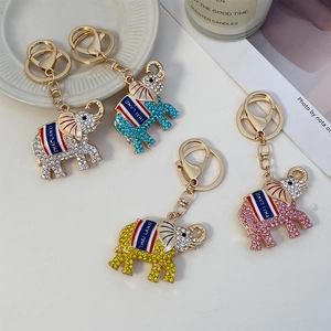 Porte-clés éléphants thaïlandais colorés avec strass et texte gravé Thailandais