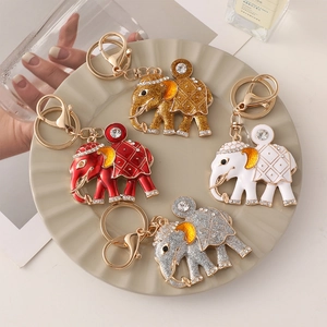 Porte-clés Éléphant en Métal Vintage Avec Strass et Fausse Künstliche Perle Émail Pendentif de Sac Animal Bijoux Cadeau Pour Femmes Hommes