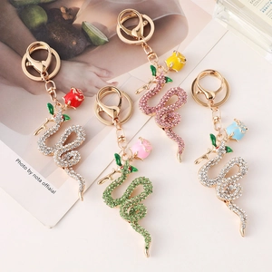 Luxury Alloy Snake Shaped Rose Keychain Shiny Rhinestone Enamel Animal Bag Pendant Flower Key Ring Charm For Women Jewelry Gift