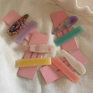 Pinces à Cheveux Irrégulières en Résine Acrylique Rayé Texture Marbre Clip Bec de Canard Géométrique Accessoires de Cheveux de Mode pour Femmes Quotidien