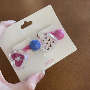 Détails d'élastiques à cheveux cœur en cristal coloré pour enfants avec breloques mignonnes