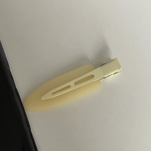 Creamy white matte creaseless hair clip for women makeup and styling hair accessories