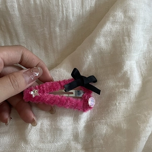 Barrette à cheveux en velours rose avec nœud noir et cristaux pour filles