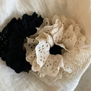 Chouchou en Dentelle Ajourée à la Mode pour Femmes Grand Nœud de Cheveux Floral en Tissu Bandeau Élastique Plissé Accessoire Coiffe ÉLégant