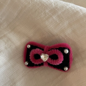 Sweet pink and black fuzzy bow hair clip with crystal heart and white pearls