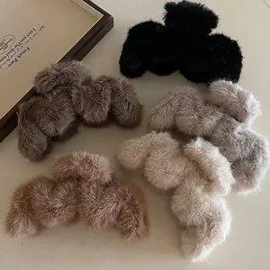 Elegant Plush Faux Fur Hair Claw Clip For Women Large Fuzzy Shark Clip Autumn Winter Thick Hair Non-Slip Hair Accessories