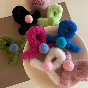 Lot de pinces à cheveux en peluche colorées avec décorations de pompons doux
