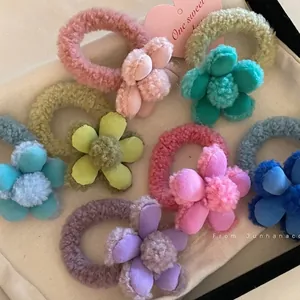 Carino Elastico per Capelli in Peluche a Forma di Fiore per Donna Scrunchie Floreale Morbido Supporto per Coda di Cavallo