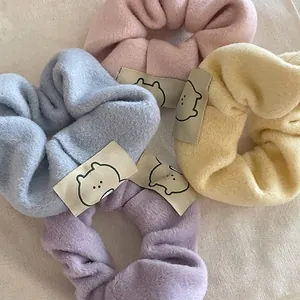 Mignon Chouchou en Peluche de Laine Grand Bandeau Élastique pour Femmes Douce Étiquette d'Ours de Dessin Animé Attache de Cheveux Support de Queue de Cheval Doux