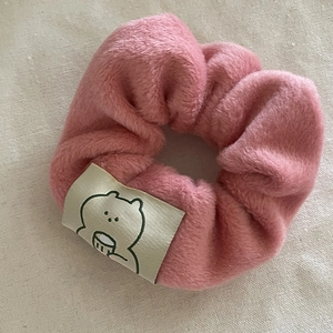 Chouchou en peluche rose lotus avec étiquette ours mignon pour coiffures épaisses