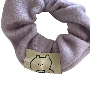 Chouchou en peluche lilas mignon avec écusson ours de dessin animé pour filles