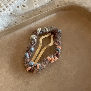 Barrette BB rétro en laine tricotée en forme de nuage avec base en métal doré chic