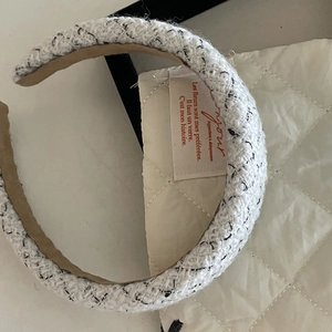 Elegant French vintage black and white tweed wide headband with non-slip inner lining