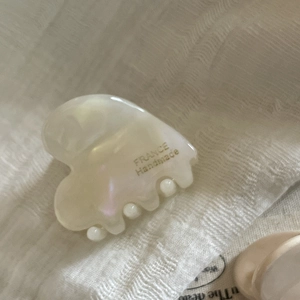 French handmade acetate small cream white heart hair claw clip for women's side hair