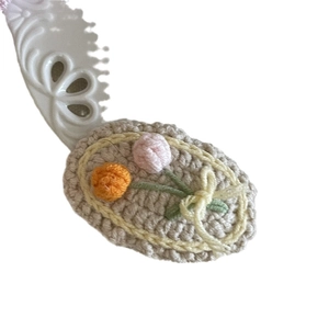 Barrette à cheveux tricotée à la main avec fleurs mignonnes pour filles et bébés