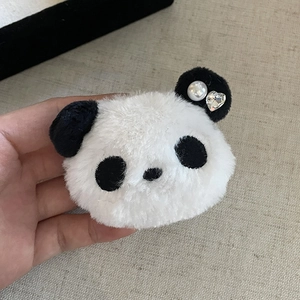Pince à cheveux panda en peluche noire et blanche avec perle et strass en cœur