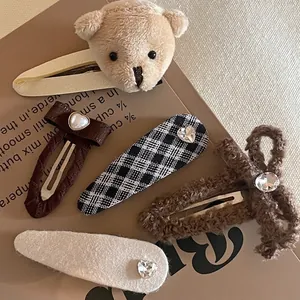 Set de 5 barrettes vintage marron avec ours en peluche, motif à carreaux et strass en cœur