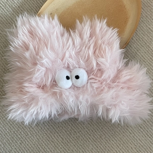 Bandeau mignon en peluche rose pour laver le visage avec yeux 3D rigolos et texture douce