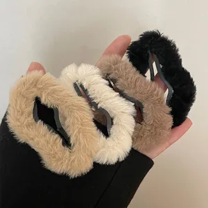 Plush Cloud BB Hair Clip Minimalist Faux Fur Side Clip Autumn Winter Hair Accessories Elegant Headpiece For Women