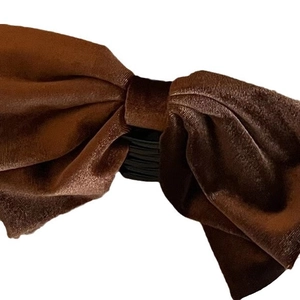 Elegant small brown velvet bow hair claw clip for women's daily hairstyling