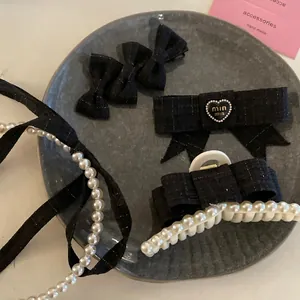 Elegant Hepburn Style Black Tweed Bowknot Hair Clip Faux Artificial Pearl Headband For Women Vintage French Hair Accessories Banquet Party Jewelry
