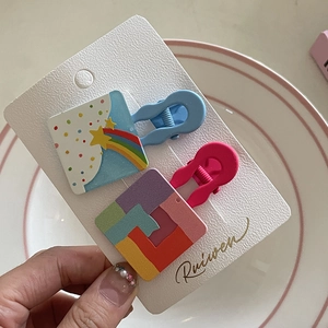 Bunte geometrische Acryl-Haarspangen mit handgemalten Regenbogen-Mustern für Mädchen