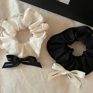 French Retro Fabric Scrunchie Elegant Bow Knot Hair Tie With Letter Print Ribbon Streamer Chic Ponytail Holder For Women