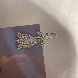 Sparkling tulip hair clip with silver alloy and crystal rhinestones for women