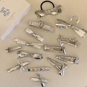Fermaglio per Capelli in Pelle Argento con Fiocco Cerchietto con Strass a Cuore Fiore Accessori per Capelli Donna