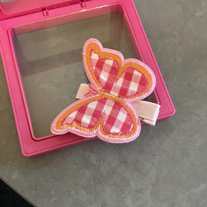 Cute butterfly hair clip with pink checkered embroidery and a storage box for girls