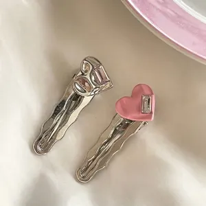 Fermaglio a Becco d'Anatra con Gemma a Cuore Rosa da Donna Design a Onde in Lega d'Argento Accessori Capelli Moda