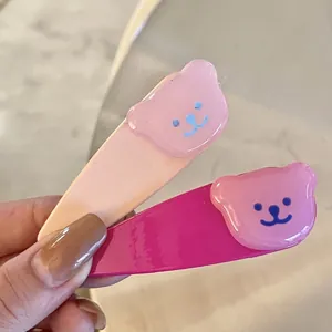 Barrette à Cheveux Ours en Dessin Animé en Acrylique Mignonne Pince à Bec de Canard Faite à la Main Accessoires de Cheveux pour Filles Enfants