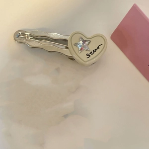 Barrette à cheveux cœur rose avec pince à bec de canard argentée pour filles stylées