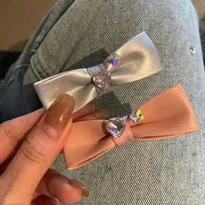 Pince à Cheveux Nœud en Tissu Doux Avec Décoration de Papillon en Strass Cœur Rose Pince Latérale Faite à la Main pour Femmes
