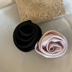 Pinces à cheveux en satin rose et noir faites à la main, accessoires fleurs élégants