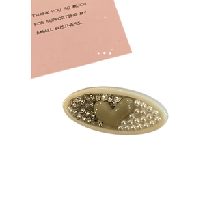 Barrette à cheveux ours en perles avec cœur vert olive et cristaux brillants