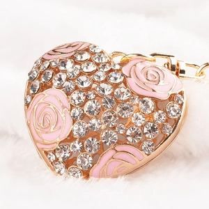 Portachiavi a Forma di Cuore Rosa in Lega di Zinco Placcato Oro Smalto Fiore Strass Portachiavi Pendente per Donna Regalo