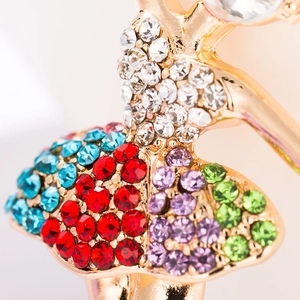 Détails du pendentif ballerine avec cristaux multicolores et finition dorée fine