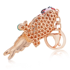 Porte-clés perroquet en or rose avec motifs de cœurs évidés et cristaux colorés