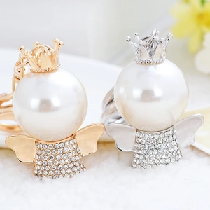 Elegante Engel-Schlüsselanhänger in Gold und Silber mit Perlen und Strasssteinen