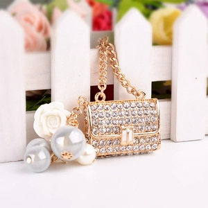 Elegant Zinc Alloy Rhinestone Handbag Keychain With Faux Artificial Pearl Camellia Flower Charm Fashion Decorative Handbag Pendant