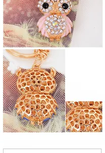 Macro di portachiavi a forma di gufo con strass scintillanti e retro in smalto rosa traforato