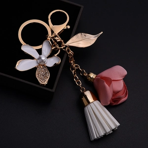 Elegant Korean Style Flower Rose Leaf Tassel Keychain Enamel Artificial Pearl Rhinestone Bag Pendant For Women Jewelry Car Accessory Key Ring