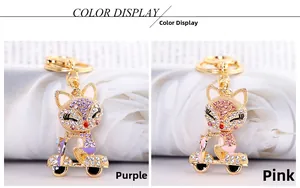 Dettaglio portachiavi a volpe con strass in viola e rosa con chiusura a moschettone oro