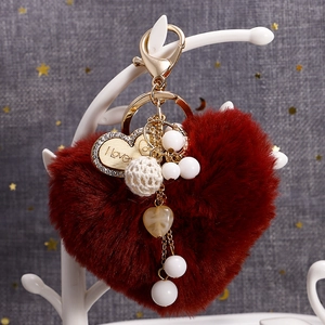 Porte-clés cœur en peluche rouge avec fermoir doré et pendentif gravé I Love pour sac