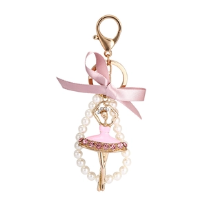 Porte-clés ballerine avec nœud rose, perles et cristaux sur placage doré chic