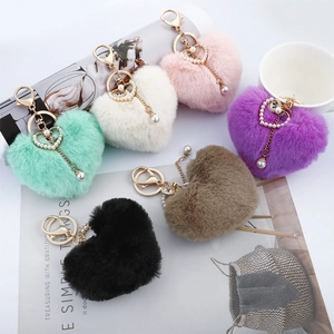 Heart Plush Keychain Faux Fur Pom Pom Bag Charm With Artificial Pearl Heart Frame Gold Alloy Key Ring For Women Girls Gift
