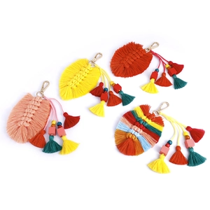 Portachiavi Bohemien a Forma di Foglia con Nappine Multistrato Intrecciato a Mano in Cotone e Lega di Zinco Pendente per Borsa Stile Etnico